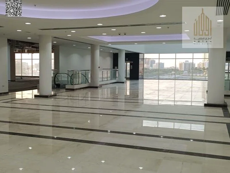 mall located in front of 2nd largest mosque in UAE63196598664705112