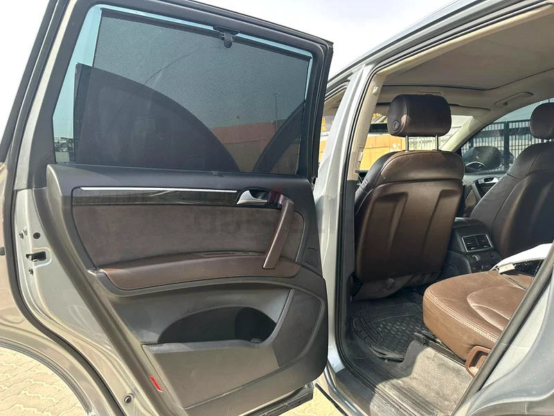 AUDI Q763168497956739111