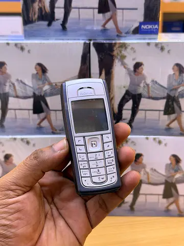 Classic Nokia Mobile Phone - Timeless Design!