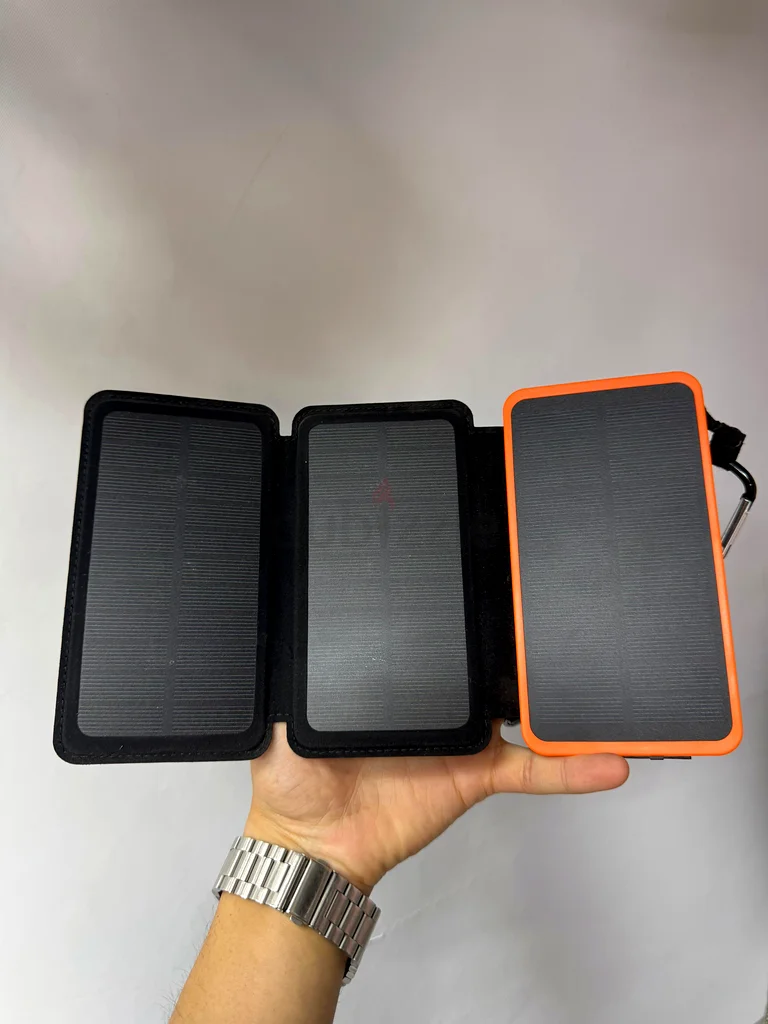 Lightly used solar power bank63221854064131112
