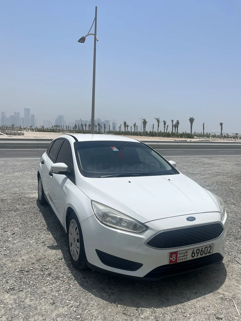 White Ford Focus Hatchback631368404221461119