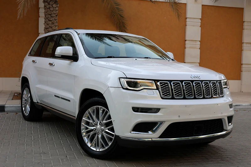 جيب جراند تشوكي سوميت 4X4 V8 - مواصفات الخليج - سجل صيانة كامل من الوكالة - بدون حوادث -63152751652865111