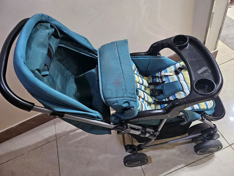 عربة أطفال للبيع متوفرة63204849216130113