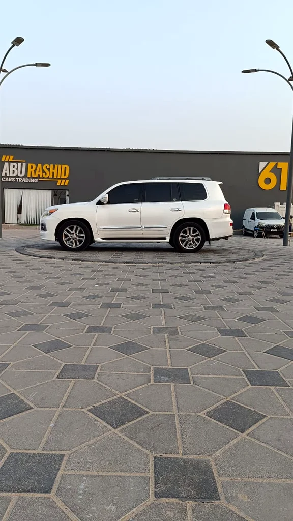 Lexus LX 570 S 200963136483156994112