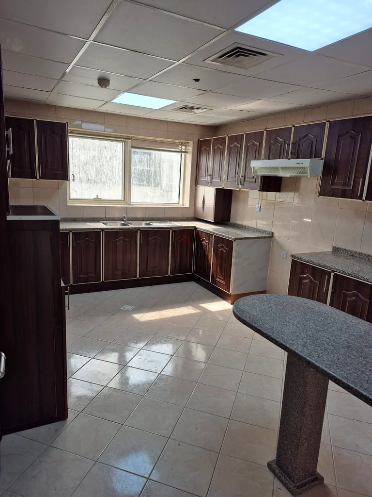 Spacious 3-bedroom apartment with stunning lagoon view - Al Rund Tower, Alkhan, Sharjah63295523340419113