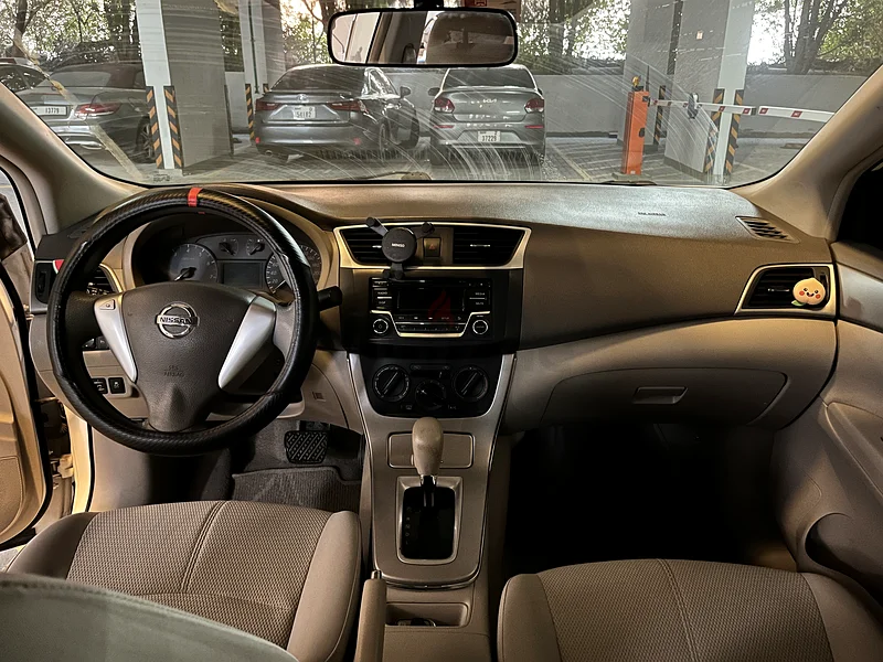 Clean Nissan sentra for sale63149119996419112