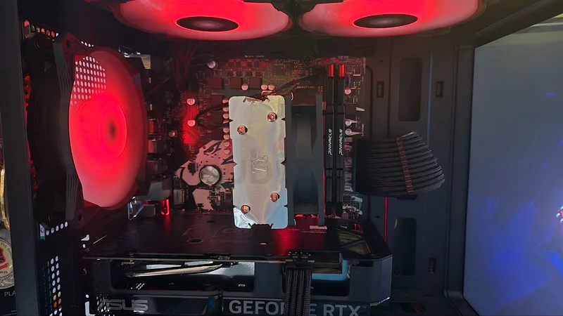 كمبيوتر الألعاب نايت بولس RTX 406063176188662657112
