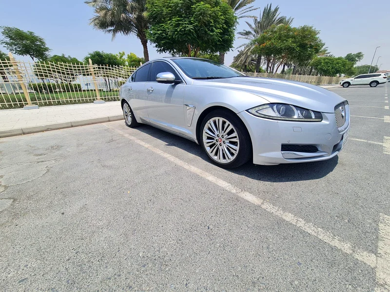 2014 Jaguar XF GCC63221824807042111