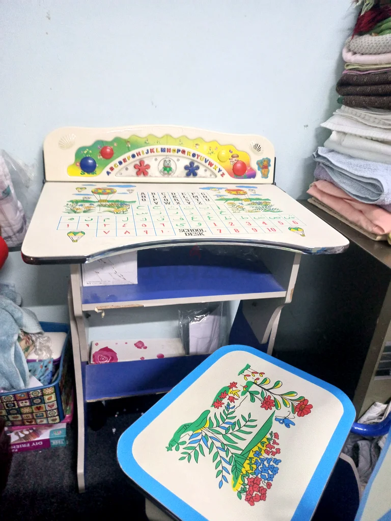طاولة دراسة الأطفال63217816923138111