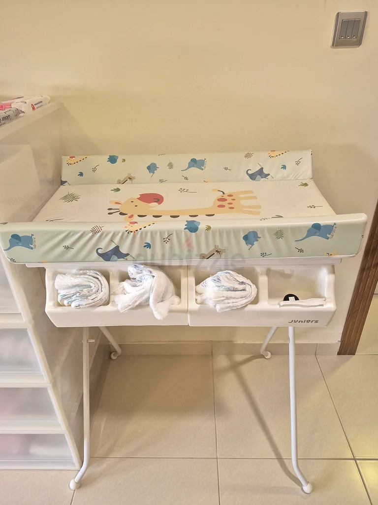 Changing Table with Bathub 0-12 months63175286605443113