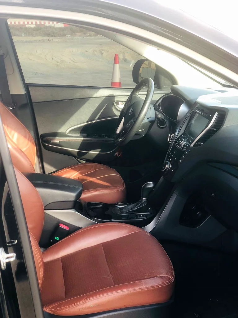 For sale HYUNDAI SANTA FE 2015 MODEL GCC63171299423363114