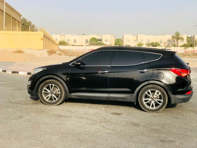 For sale HYUNDAI SANTA FE 2015 MODEL GCC63171299423363111