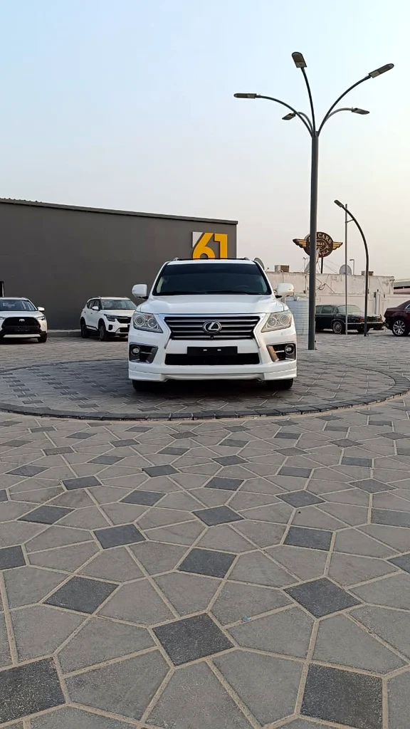 Lexus LX 570 S 200963136483156994111