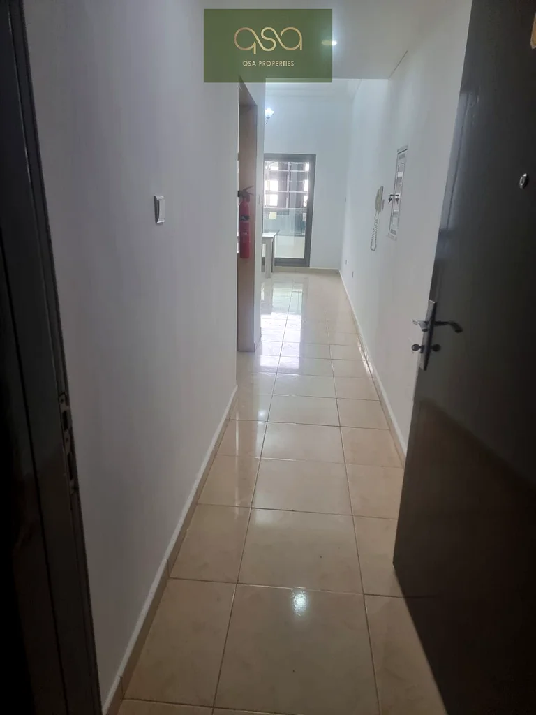 شقة مكونة من غرفتي نوم، وحمامين، ومطبخ مغلق، بإطلالة على الحديقة، قريبة من دبي63170847263361114