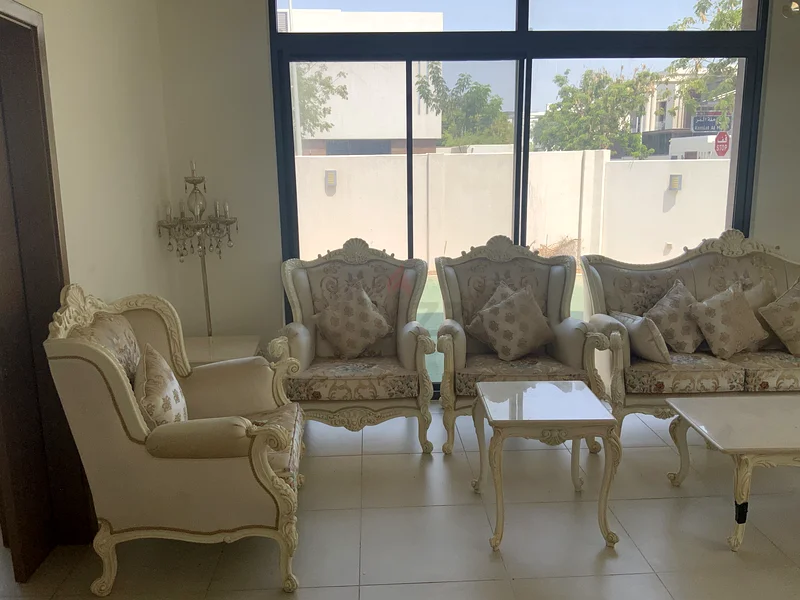 أثاث أنيق لغرفة معيشة كلاسيكية63222341341057111
