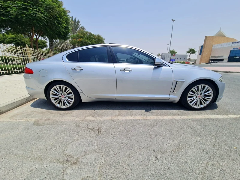 2014 Jaguar XF GCC63221824807042112