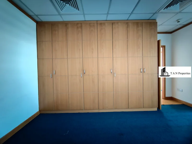Chiller-Free //  Fully Fitted // Independent Office with Partitions &  Pantry63165235374977113