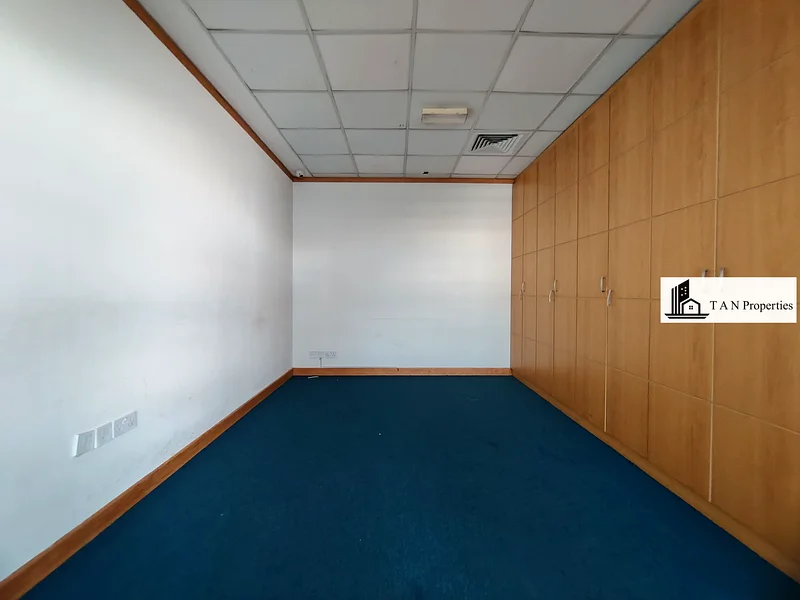 Chiller-Free //  Fully Fitted // Independent Office with Partitions &  Pantry63165235374977111