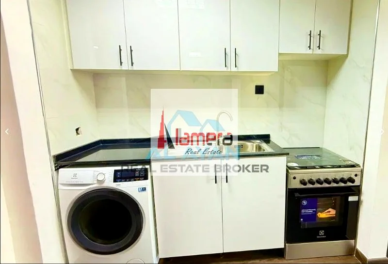 Studio Rented open view close to exit cash buyer only call!63996850700673113