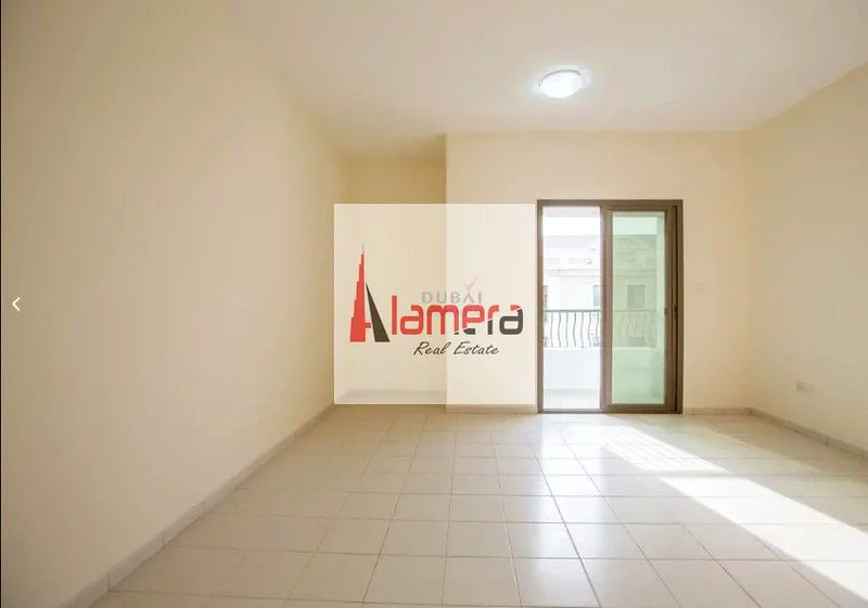 Studio Rented open view close to exit cash buyer only call!63996850700673111