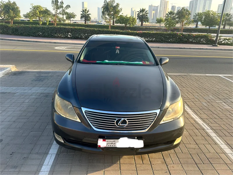 تويوتا لكزس LS460، موديل 2009 بمواصفات كاملة للبيع، والترانسميشن والمحرك بحالة جيدة جدًا63149580803971113