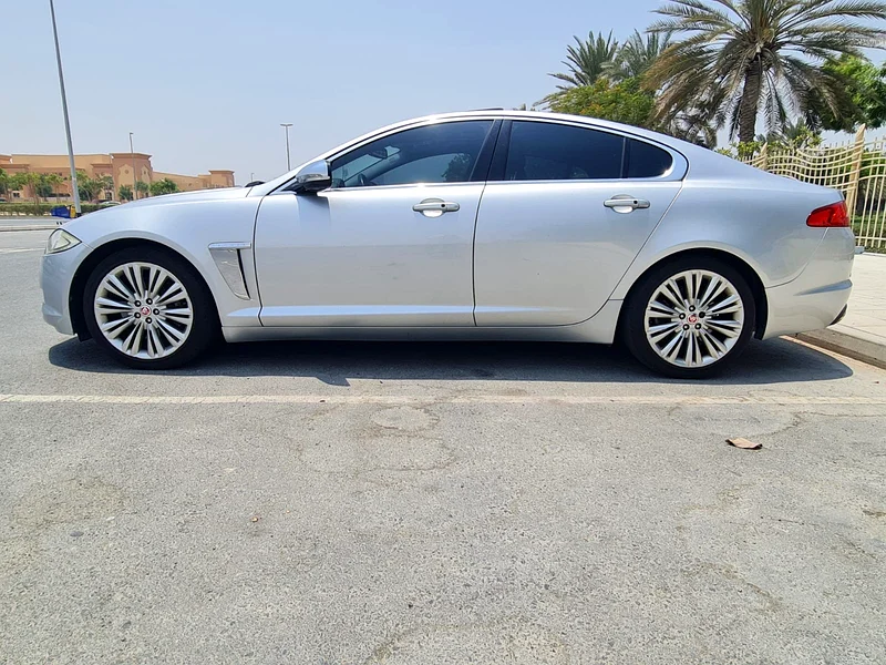 2014 Jaguar XF GCC63221824807042113