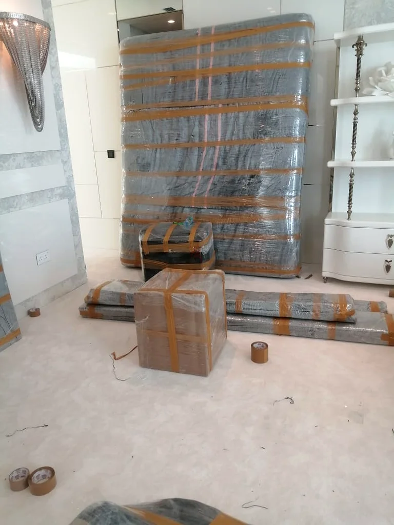 ULTRA MOVERS AND PACKERS PROFESSIONAL SERVIES AFFORDABLE PRICE63220838282626113