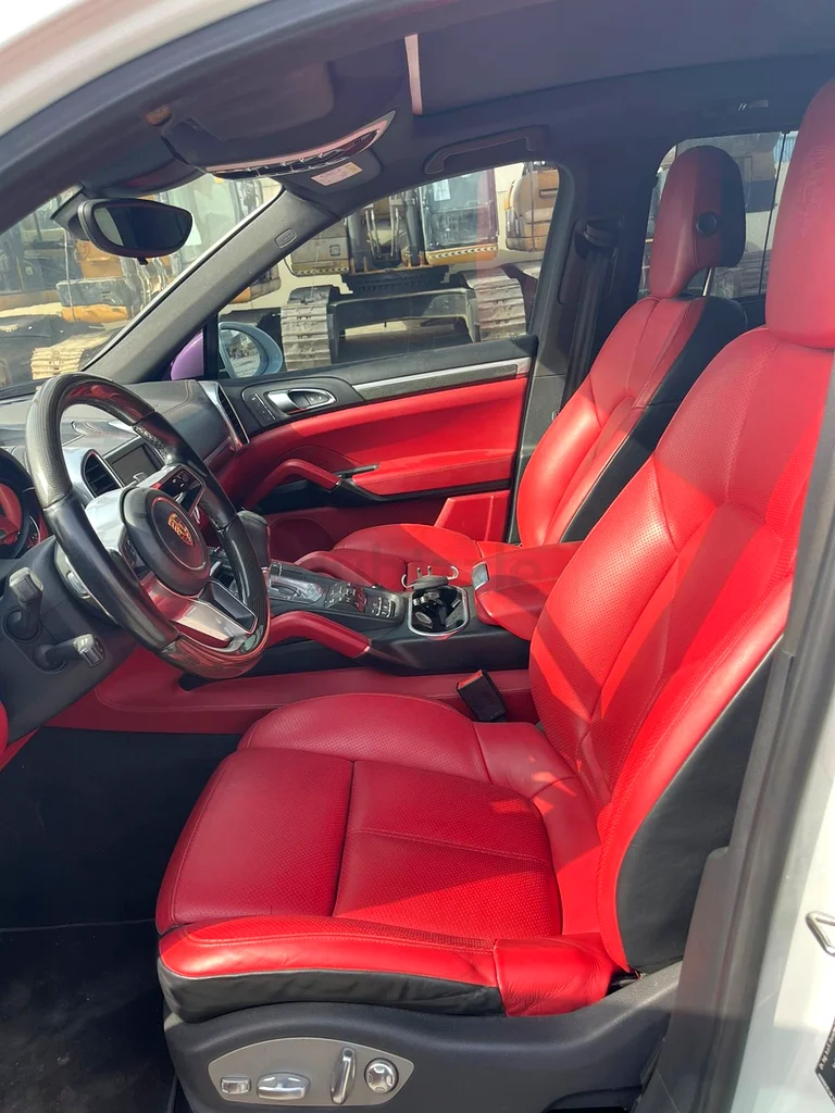 Porsche Cayenne S GCC 201563156541631107114