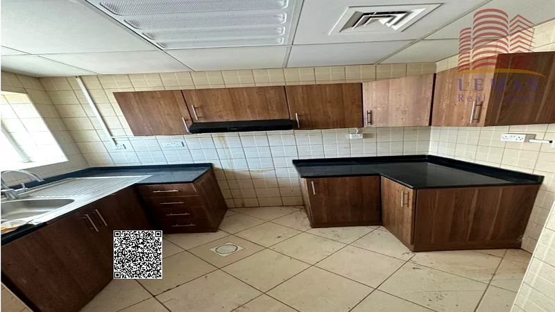 1bhk For sale closed kitchen with street view63251869967618113