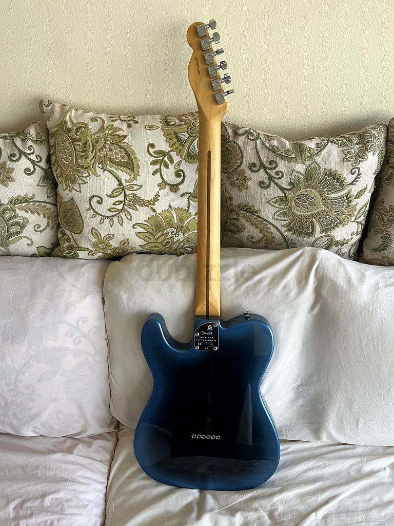 FENDER AMERICAN PROFESSIONAL II TELECASTER63205879524099111