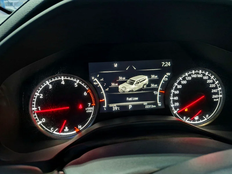 تويوتا لاند كروزر VXR المواصفات الخليجية 2023 شبه جديد63157882395777114