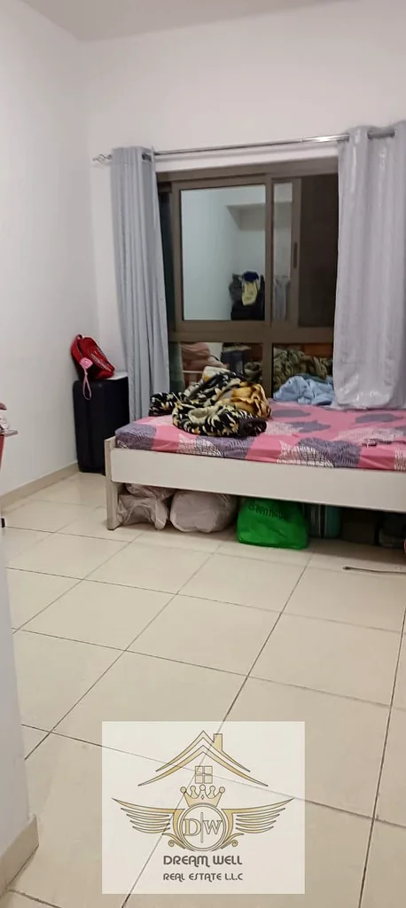 شقة بغرفة نوم واحدة ومطبخ مغلق متاحة للبيع بسعر معقول، مثالية للإستثمار63170847245569112