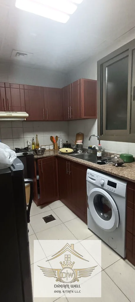 شقة بغرفة نوم واحدة ومطبخ مغلق متاحة للبيع بسعر معقول، مثالية للإستثمار63170847245569111