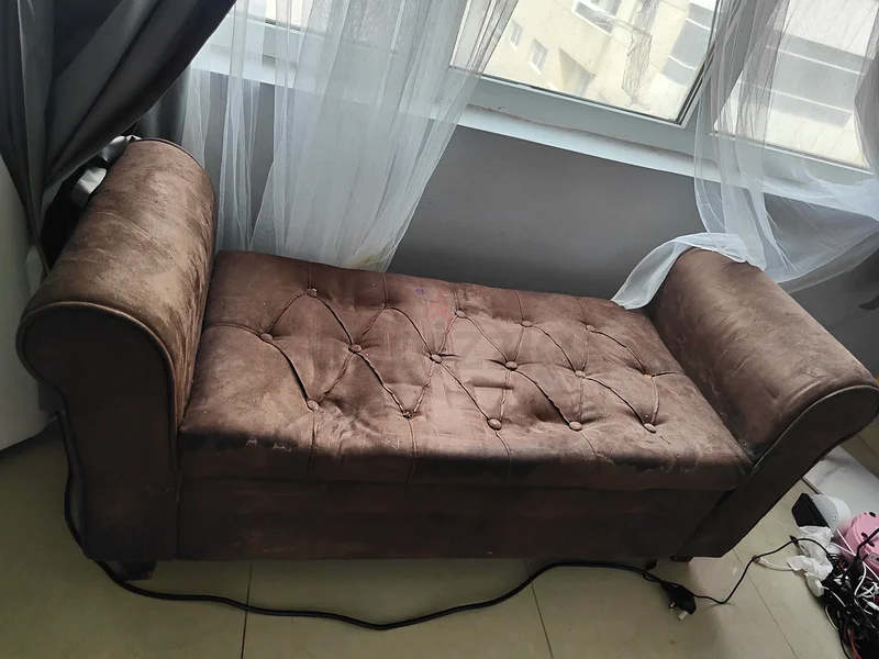 Sofa63217829574018111
