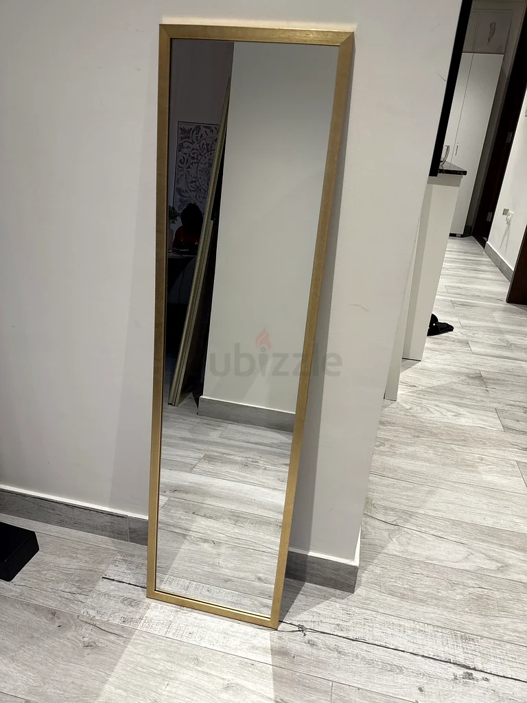 مرآة أنيقة بطول كامل بإطار ذهبي63184718007297111