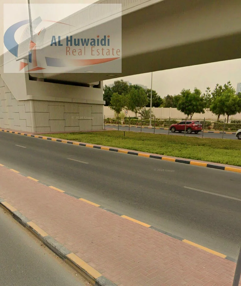 فرصة استثمارية للبيع  
مبنى تجاري وسكني ملكية تامة63195084799745111
