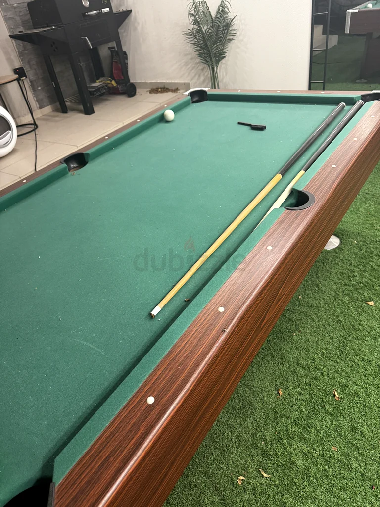 Stylish Pool Table for Sale - Perfect for Entertaining!63170853736450112