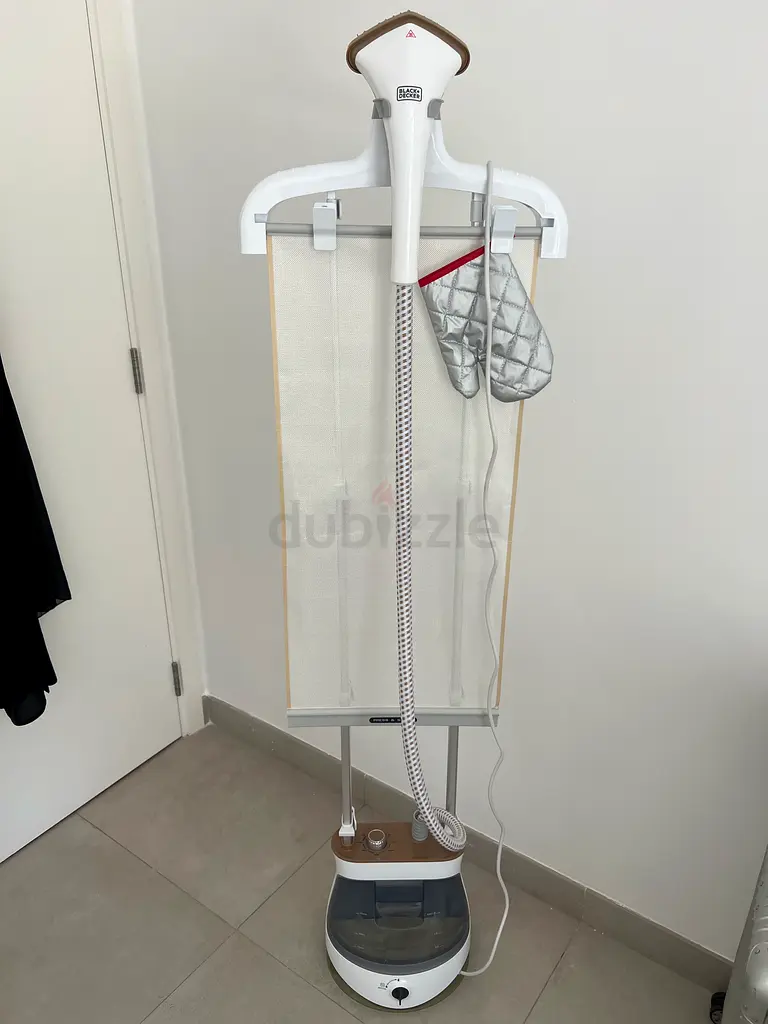 مكواة بخار للملابس من بلاك أند ديكر