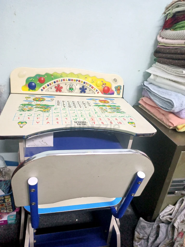 طاولة دراسة الأطفال632178169231381128