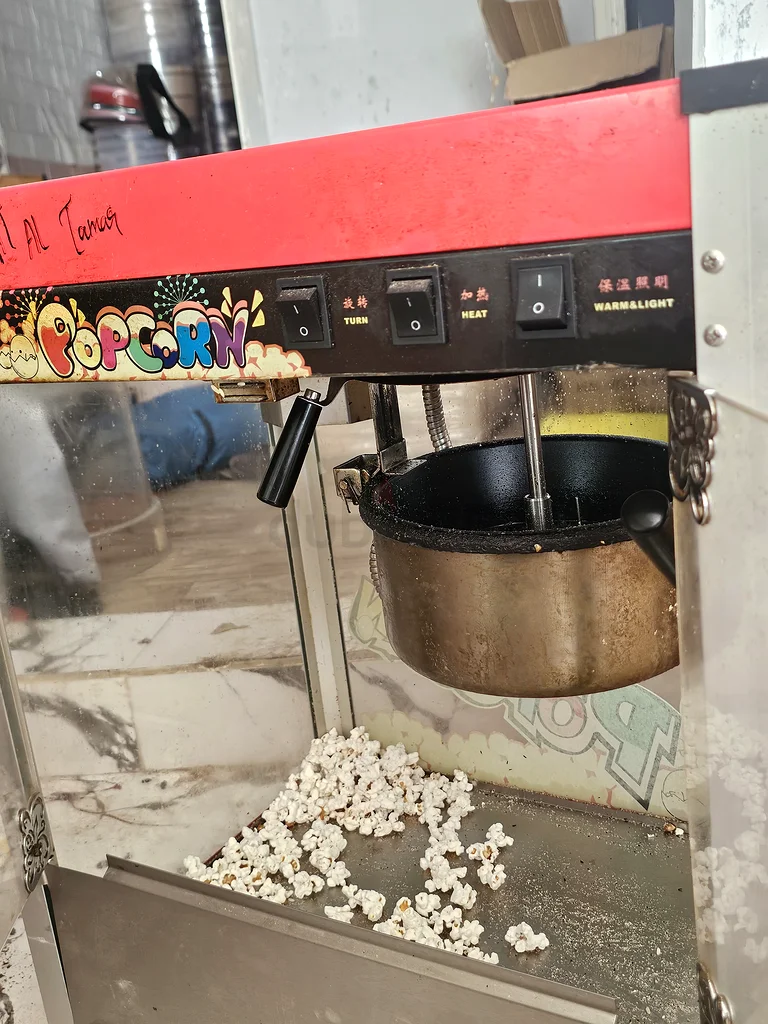 بيع عاجل لآلة الفشار632534760737301123