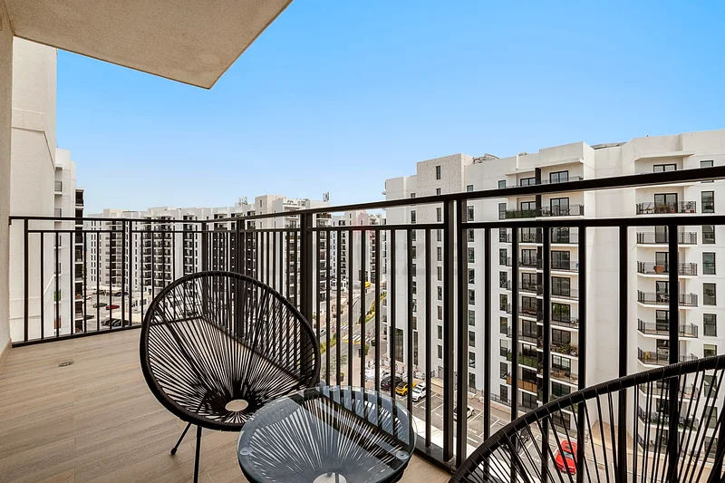 Luxury 1BR Apt | Canal View | Beach Access | Yas Island63142586989825111