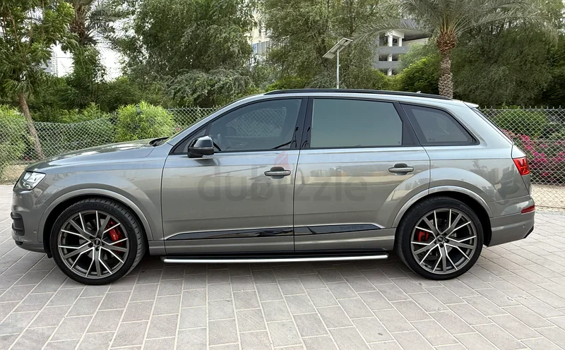 أودي كيو7 2018، فئة S لاين بريميوم V6 بشاحن فائق، مع عجلات أودي سبورت مقاس 22 بوصة، حالة ممتازة، داخلي وخارجي مثالي63227251563394113