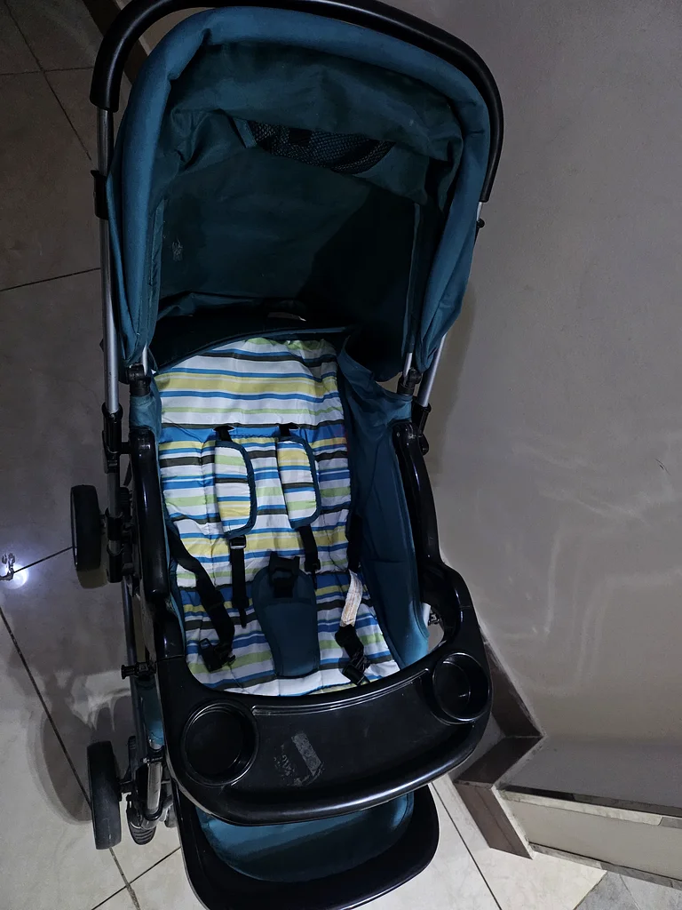 عربة أطفال للبيع متوفرة63204849216130114