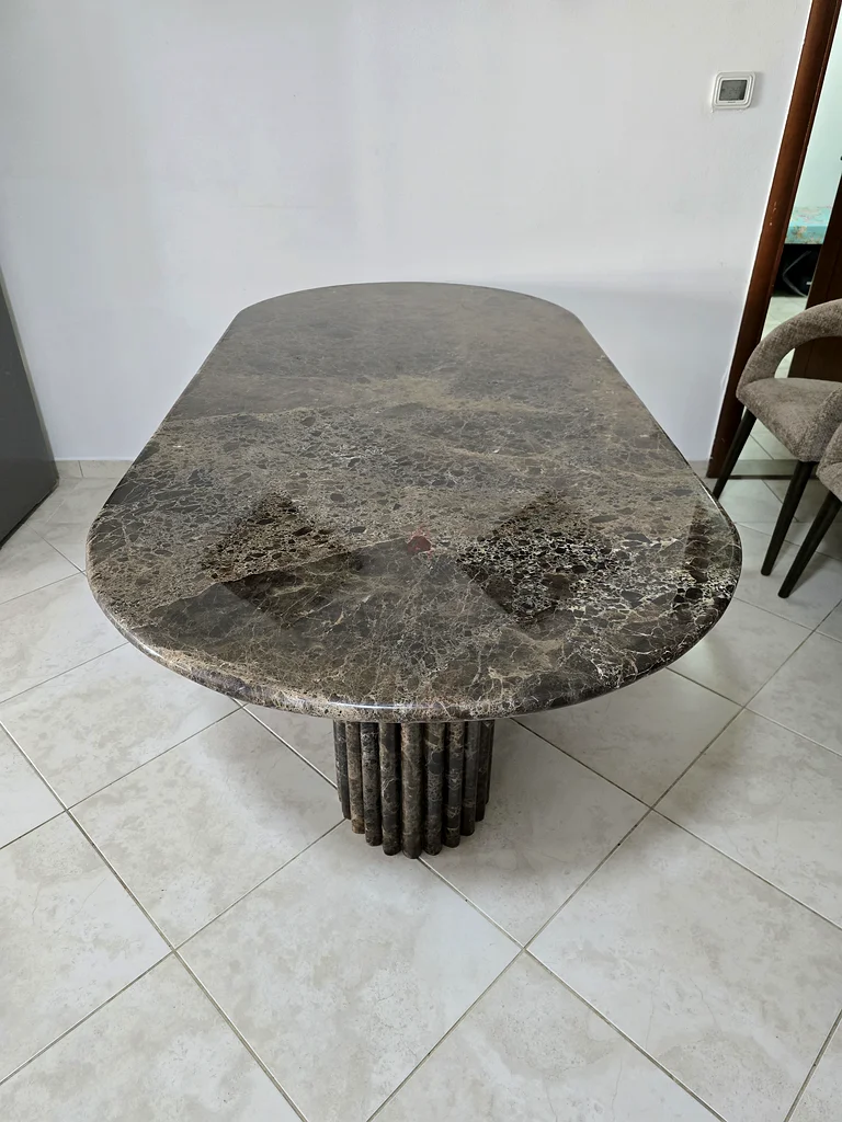 طاولة طعام من رخام دارك إمبيرادور63179863334785113