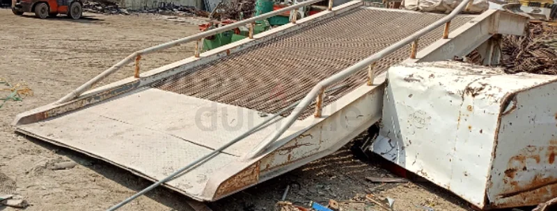 Heavy-Duty Industrial Mobile Forklift Ramp63167575684993114
