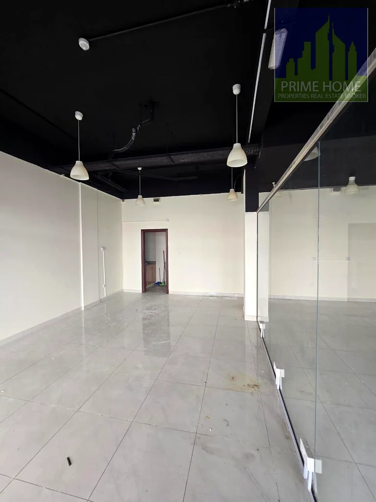 Good  location , shop for sale .63194067004929112
