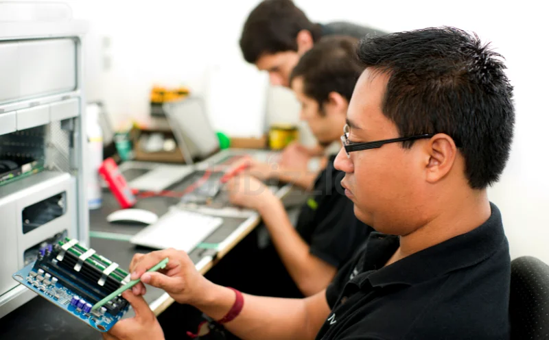 IT Technician for Home and Office63220335182083111