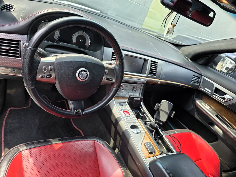 Jaguar XF-R (V8 Supercharged 510 HP)63221824899715114