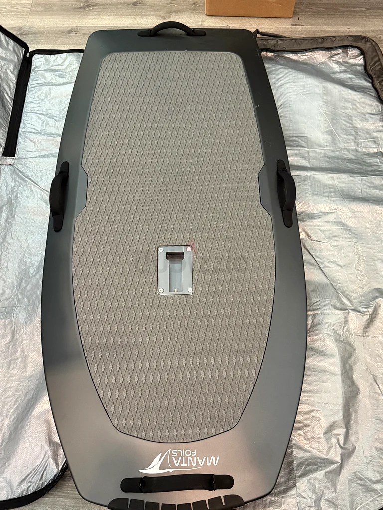 Manta Foils Electric Hydrofoil Board for Thrilling Water Adventures!63242691612802111