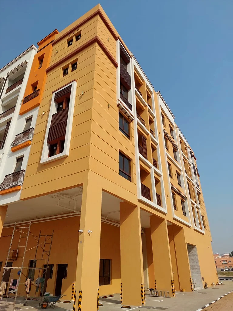 Building on the hill in Ajman, on Mohammed bin Zayed Street, 32 apartments, 5 shops, on Mohammed bin Zayed Street63254980324225110